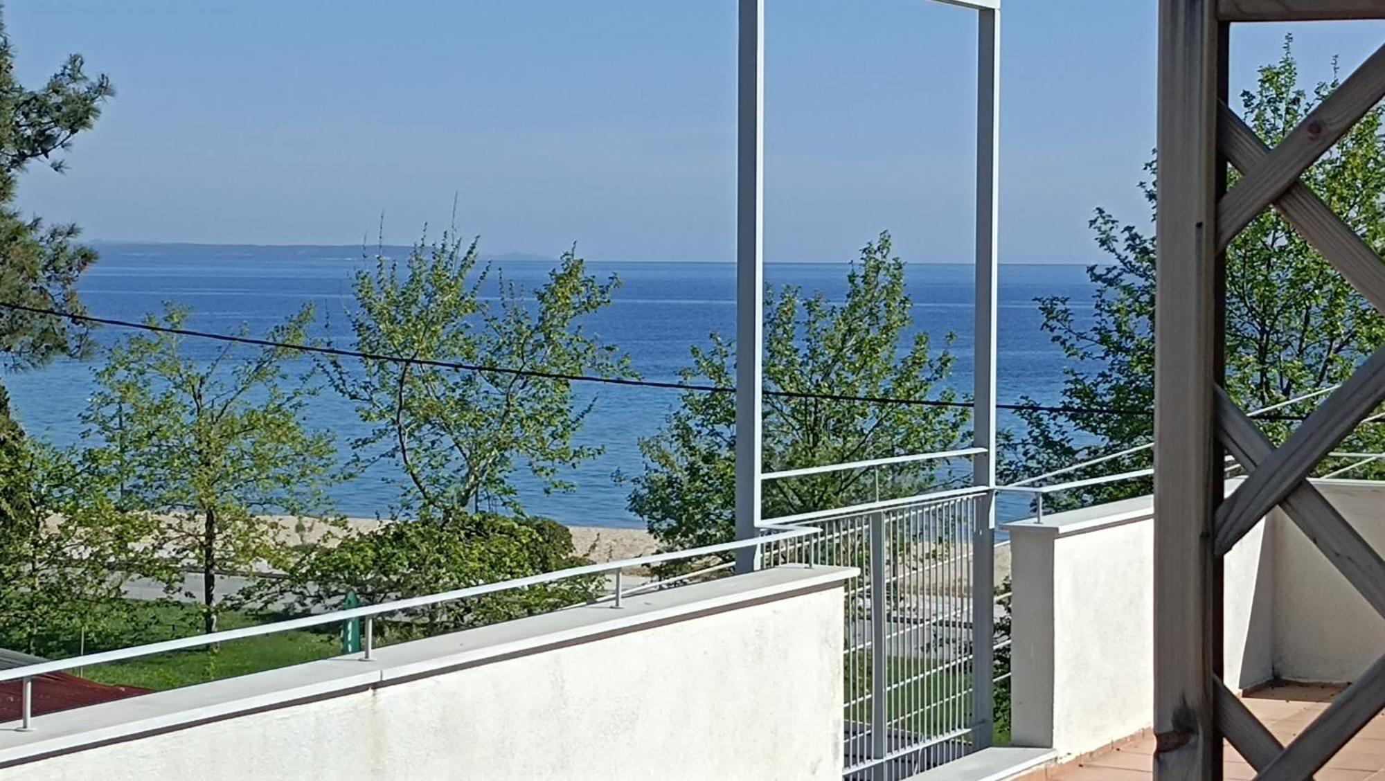 Ammos Seafront Family Apartment *