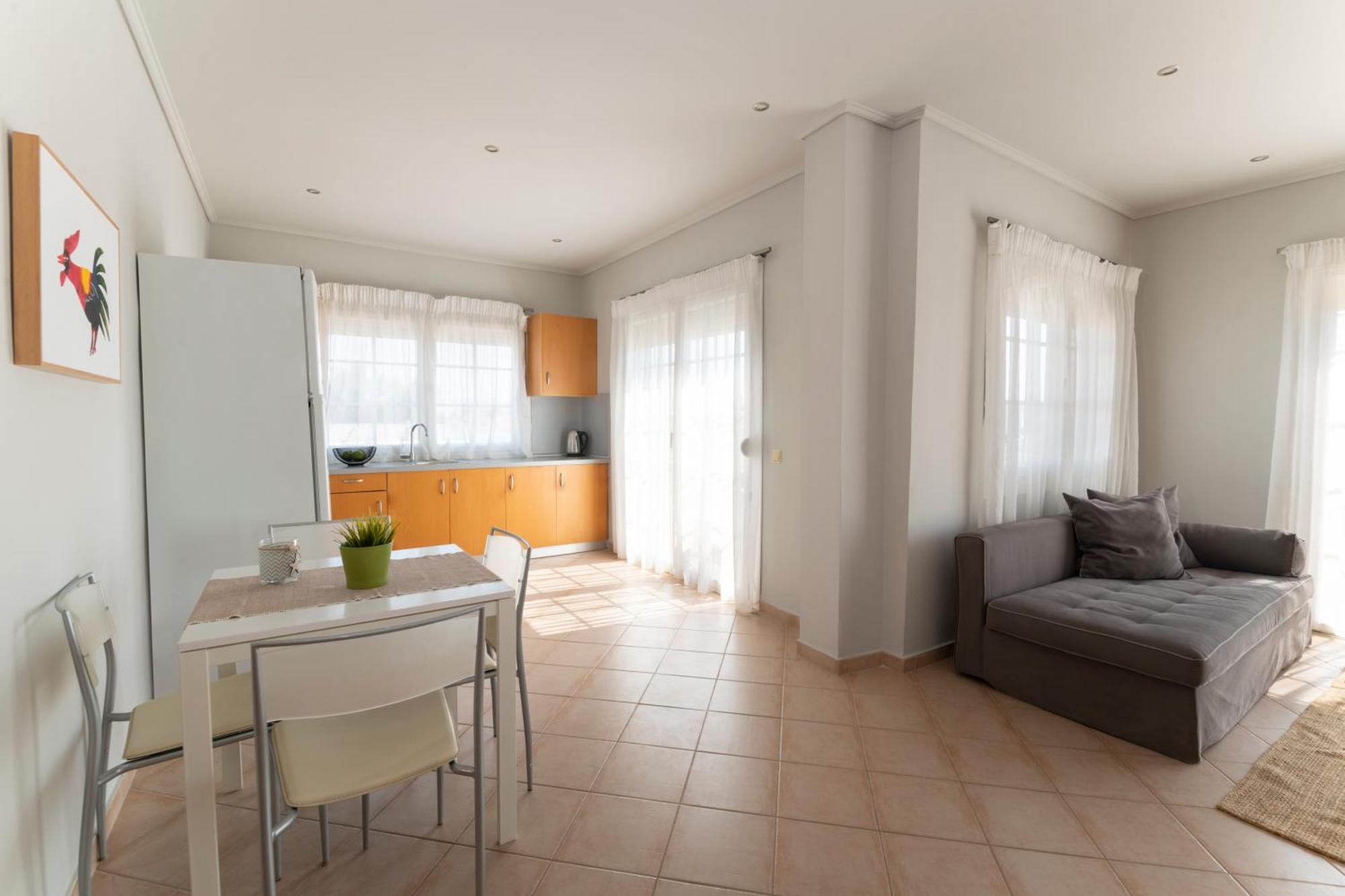 Ammos Seafront Family Apartment Nea Plagia