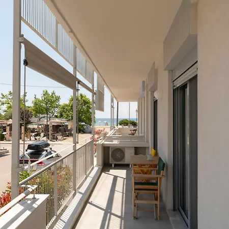 Ammos Seafront Family Apartments Nea Plagia Exterior foto